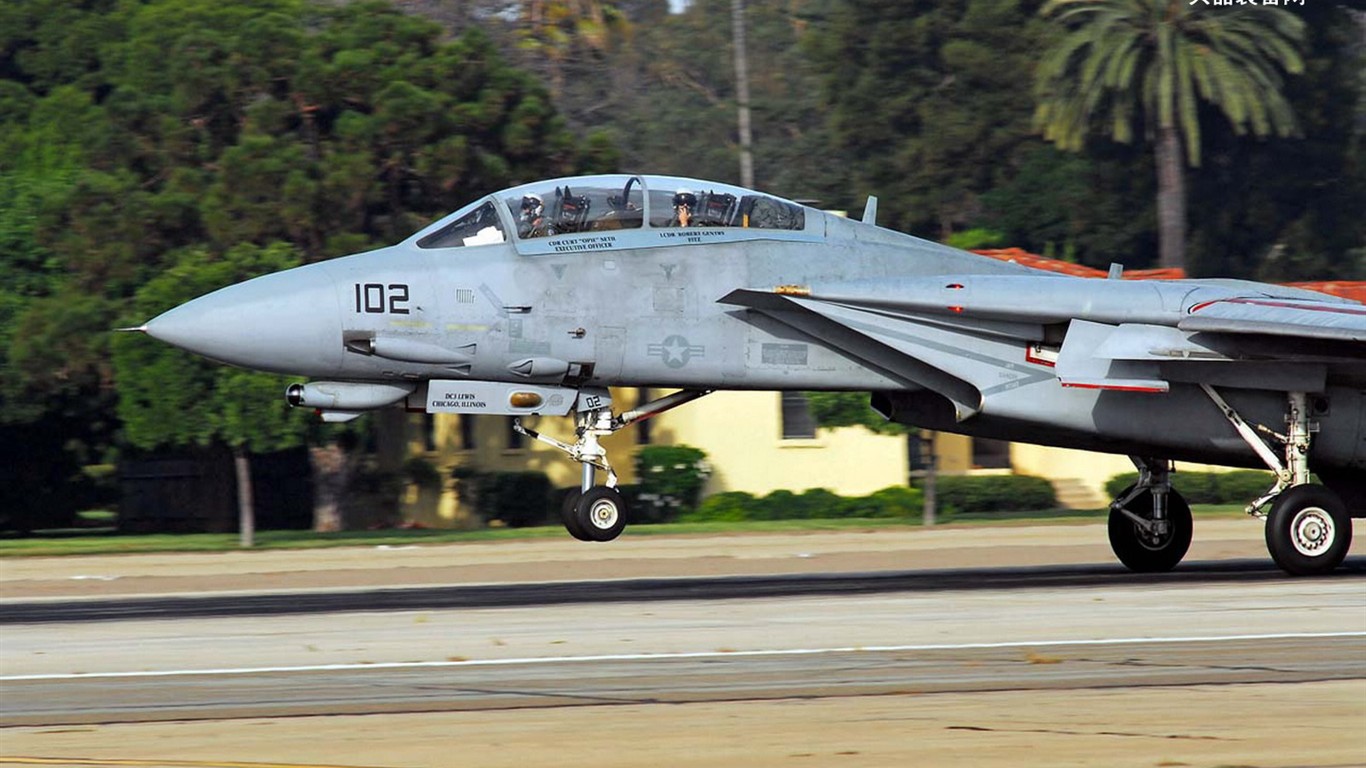 U. S. Navy F14 Tomcat bojovník #35 - 1366x768