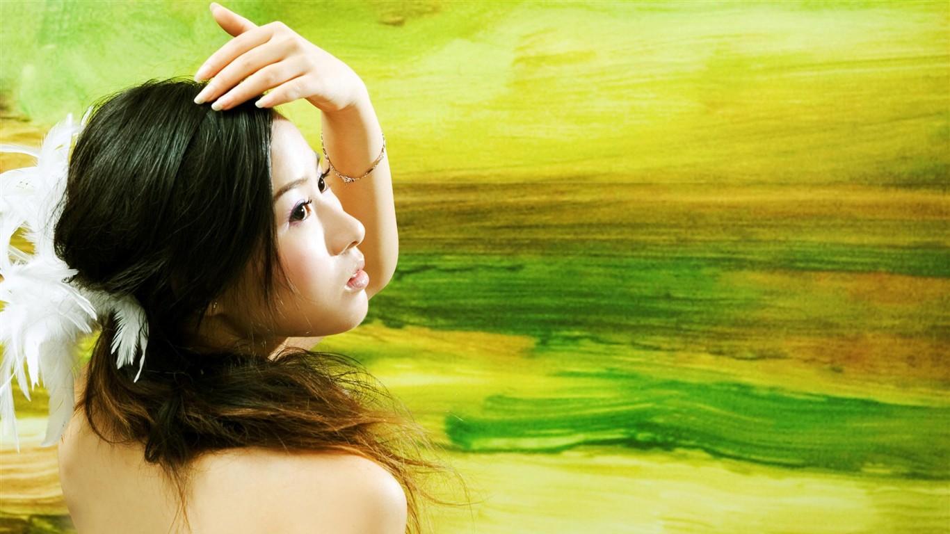 油畫背景前的白衣美女 #3 - 1366x768