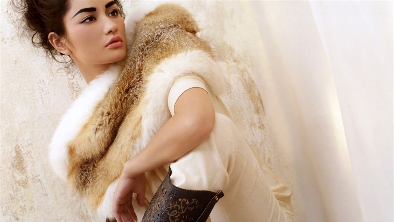 Supermodelka Qu Ying Tapety #6 - 1366x768