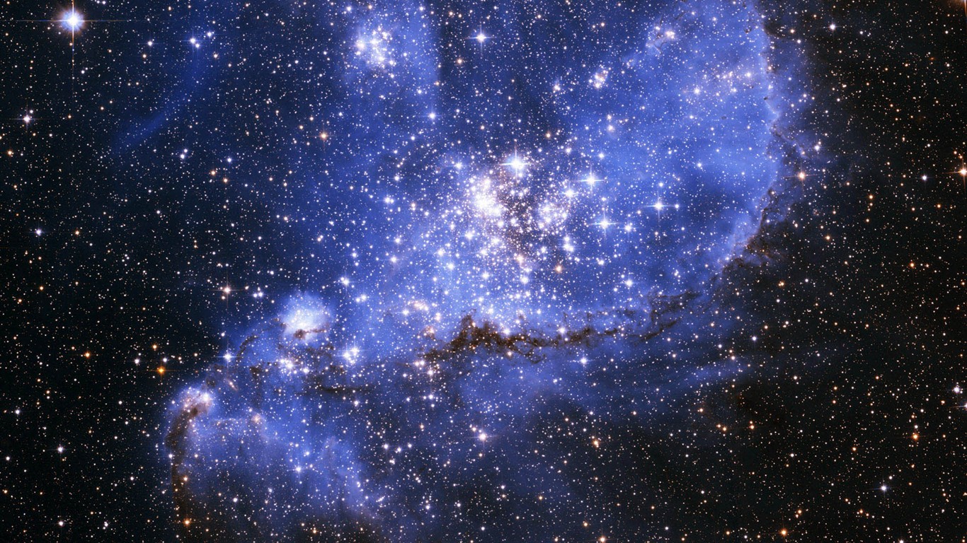 哈勃望星空壁纸18 - 1366x768