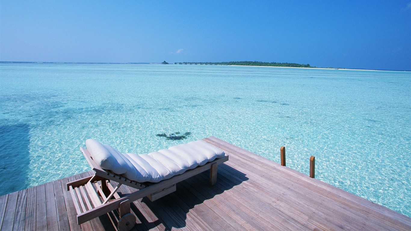 Malediven Wasser und blauer Himmel #13 - 1366x768