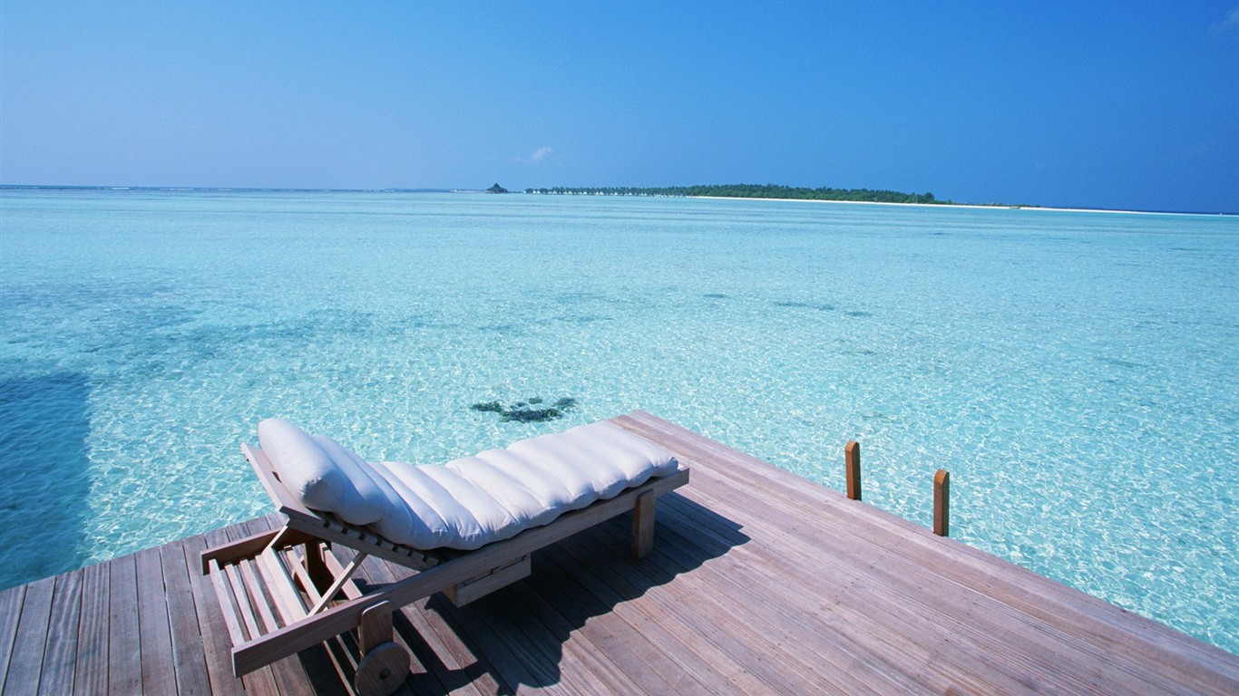 モルディブの水と青空 13 1366x768 壁紙ダウンロード モルディブの水と青空 風景 壁紙 V3の壁紙