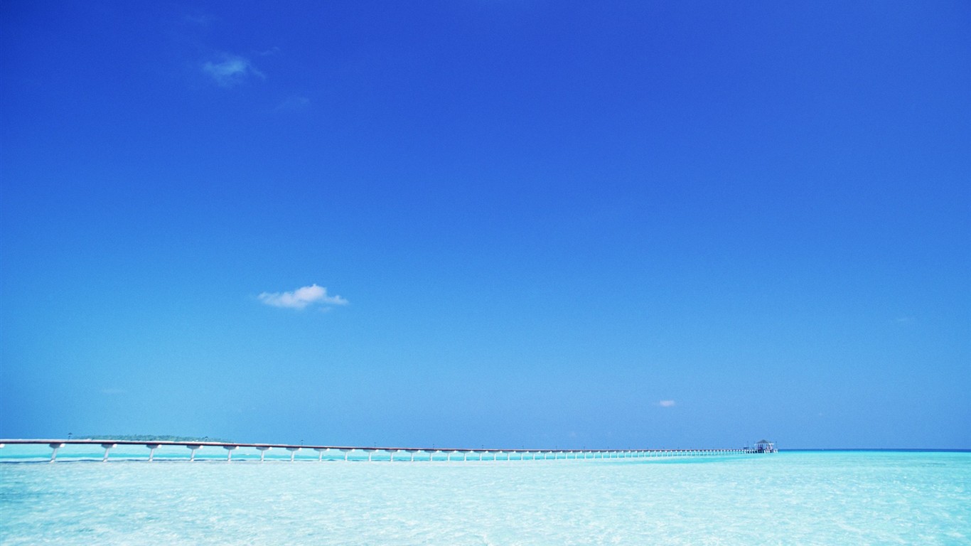 Malediven Wasser und blauer Himmel #22 - 1366x768