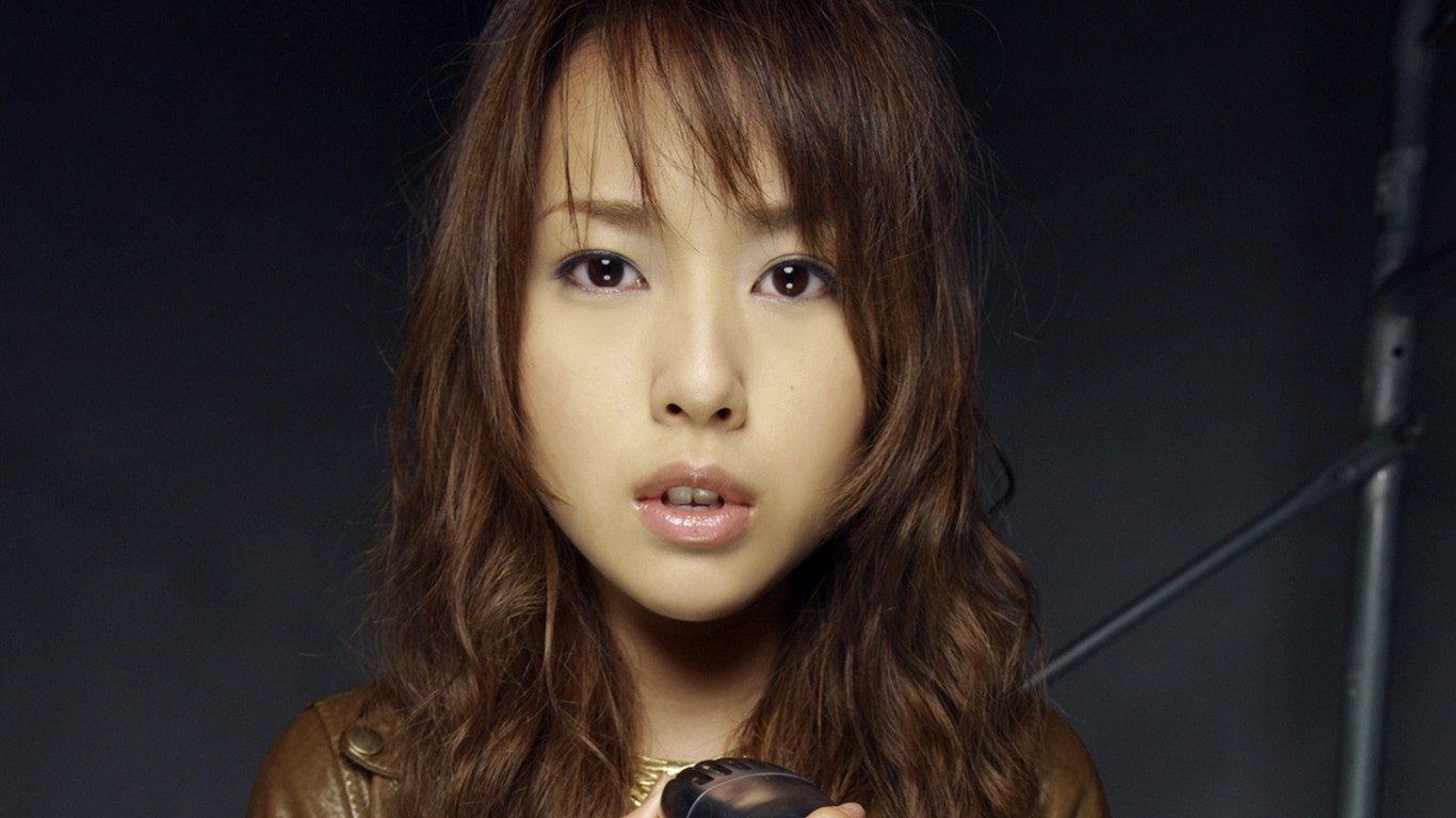 戶田惠梨香壁紙專輯 #1 - 1366x768