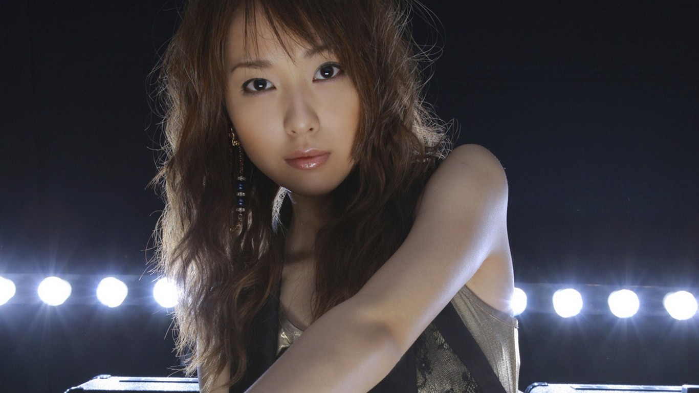 戶田惠梨香壁紙專輯 #9 - 1366x768