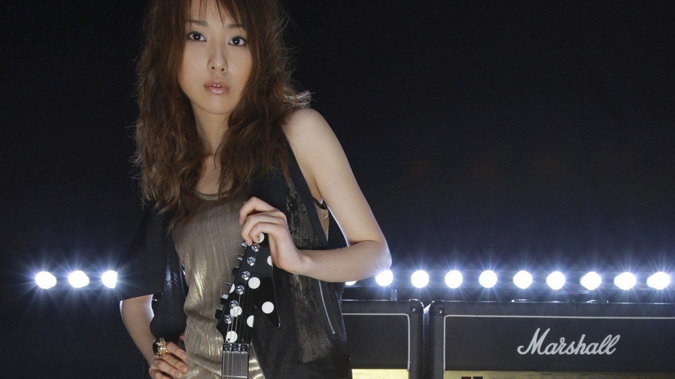 戶田惠梨香壁紙專輯 #11 - 1366x768