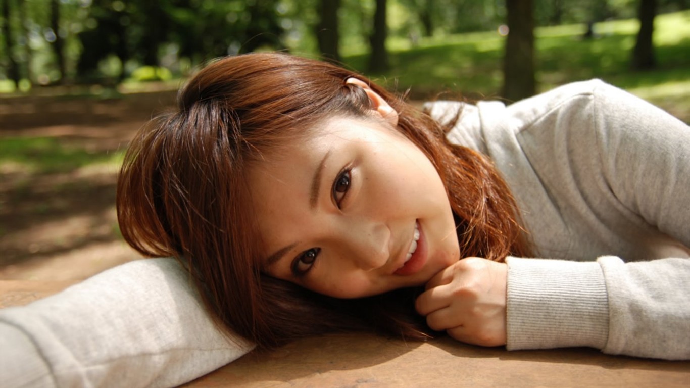 寬屏性感美女壁紙 #1 - 1366x768