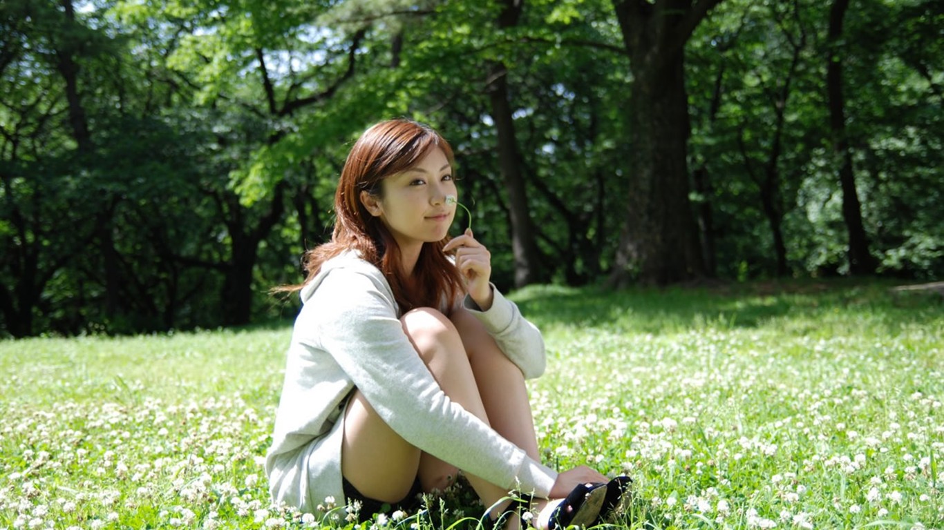 寬屏性感美女壁紙 #5 - 1366x768