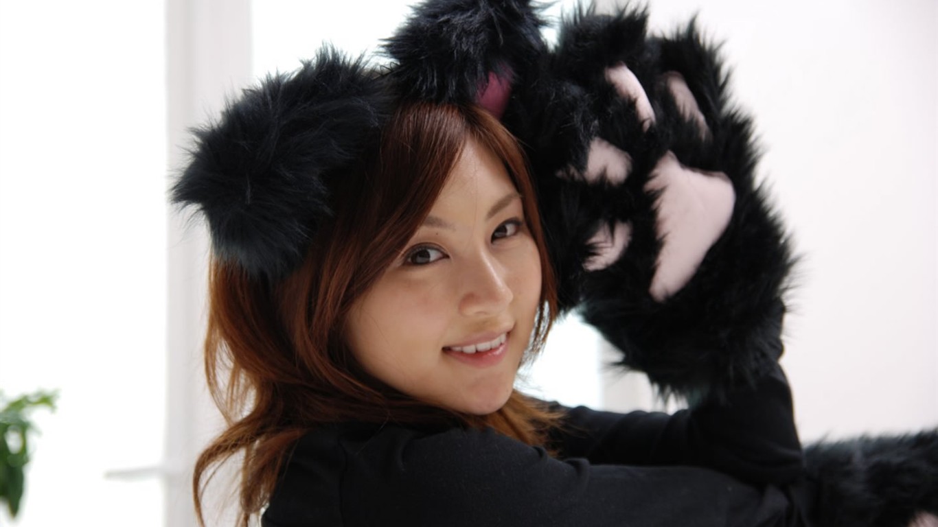 寬屏性感美女壁紙 #8 - 1366x768