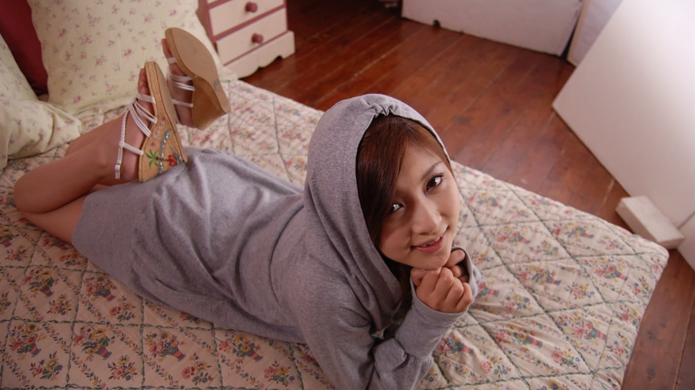寬屏性感美女壁紙 #22 - 1366x768