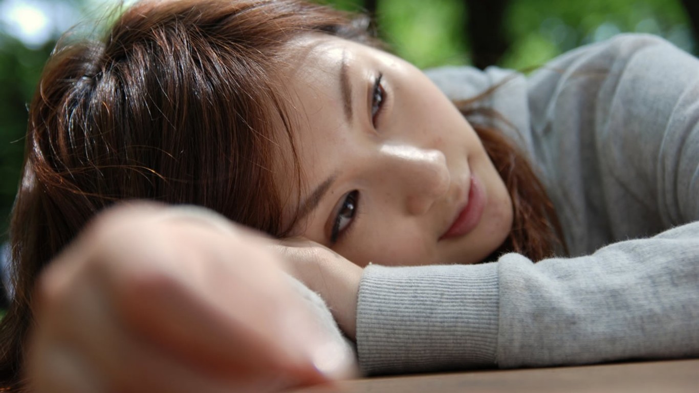 寬屏性感美女壁紙 #34 - 1366x768