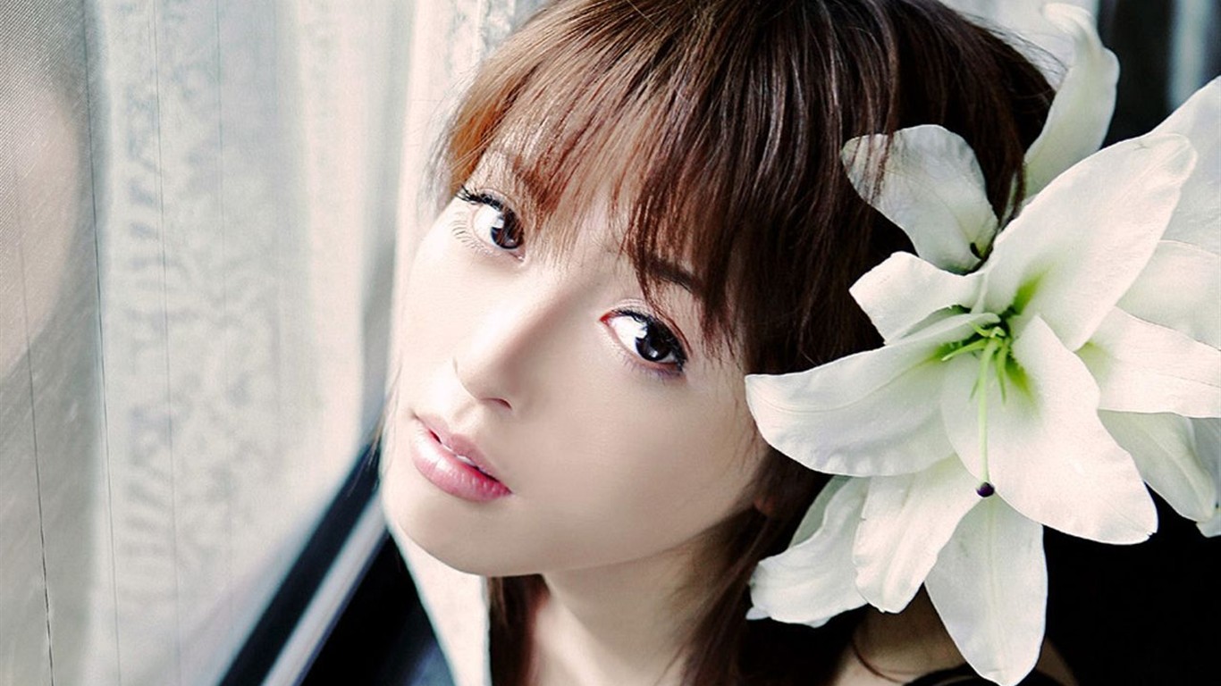 日本美女釋由美子壁紙 #1 - 1366x768