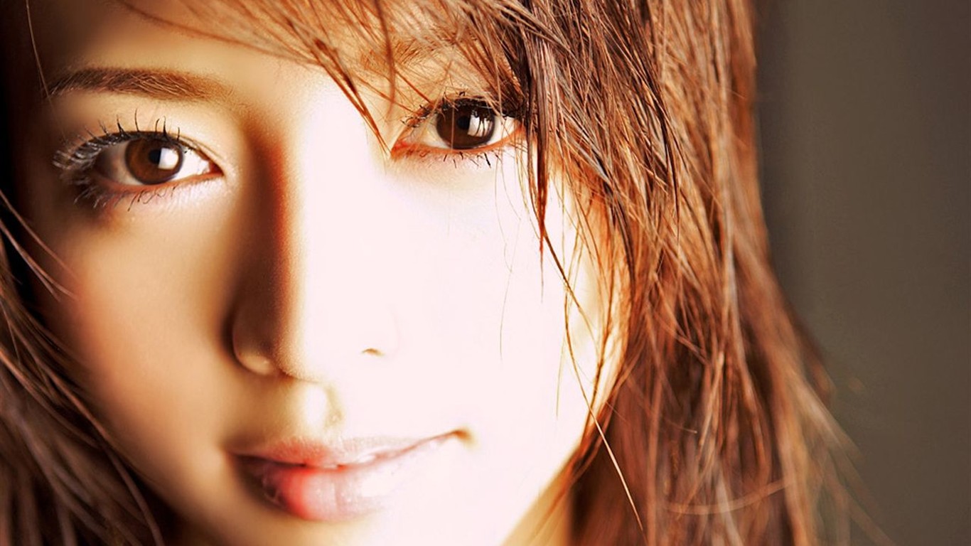 日本美女釋由美子壁紙 #7 - 1366x768