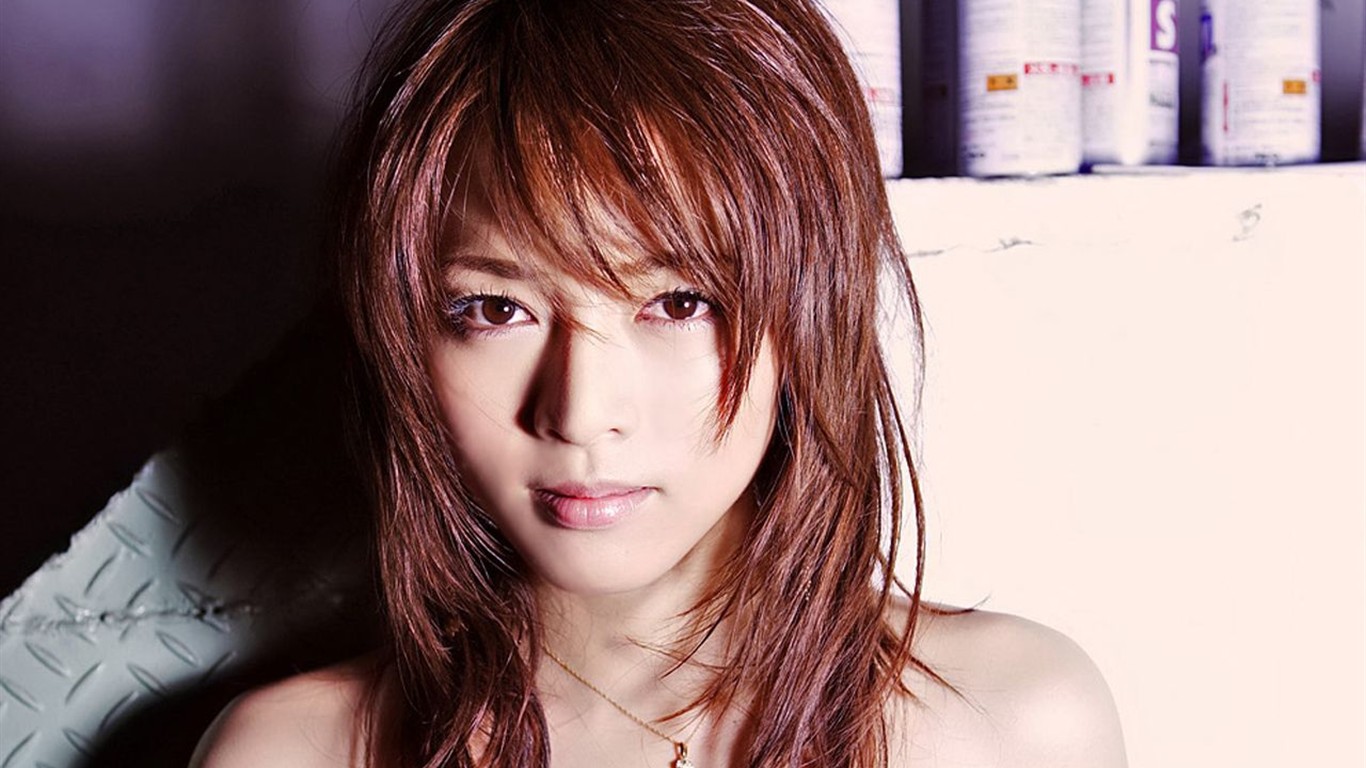日本美女釋由美子壁紙 #9 - 1366x768