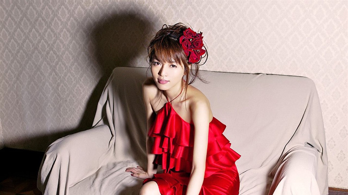 日本美女釋由美子壁紙 #10 - 1366x768