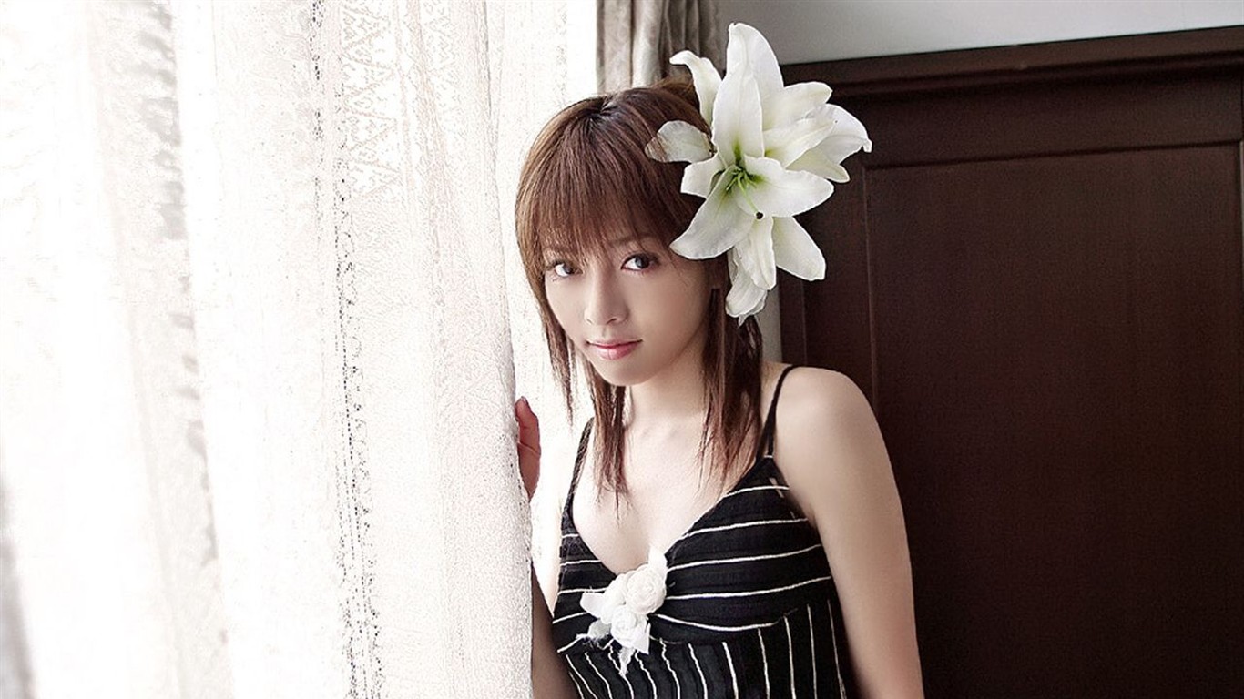 日本美女釋由美子壁紙 #15 - 1366x768