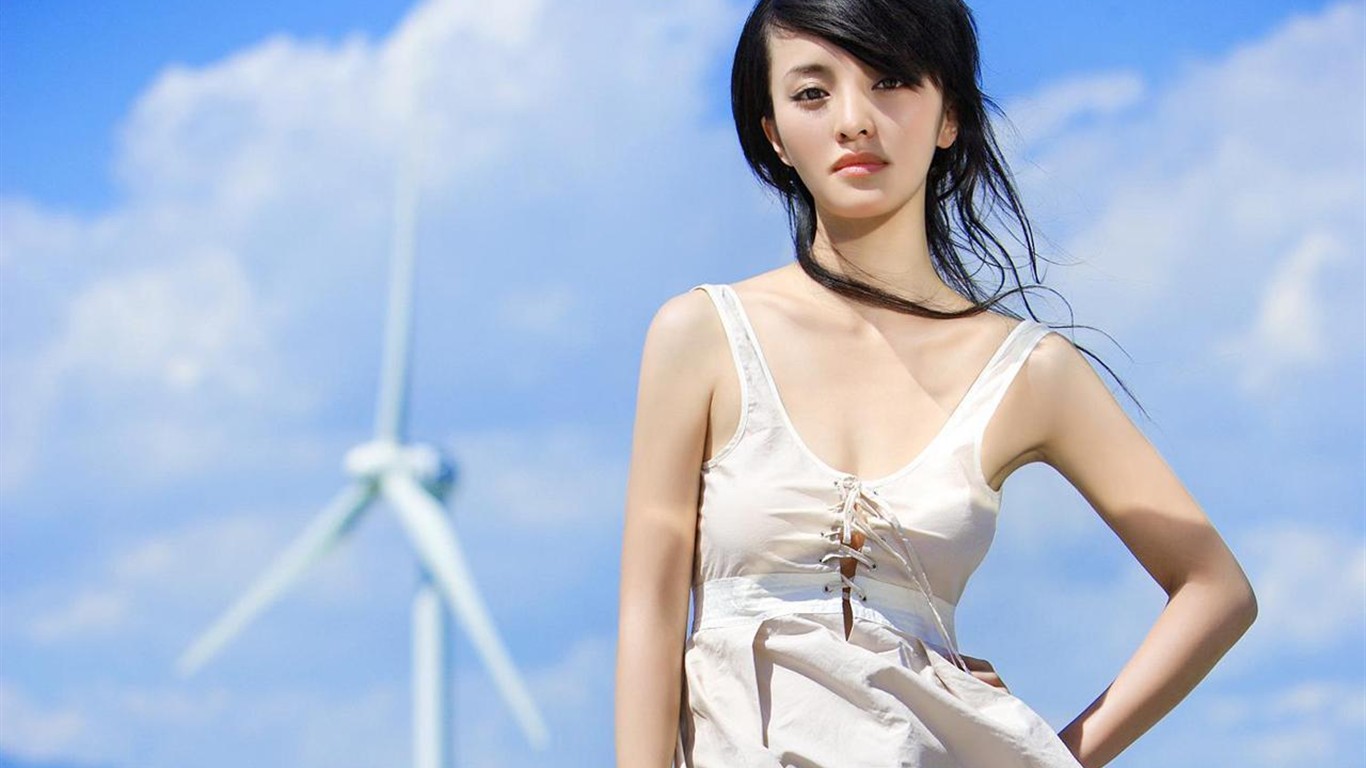 Lu Sisi beautiful wallpaper #1 - 1366x768