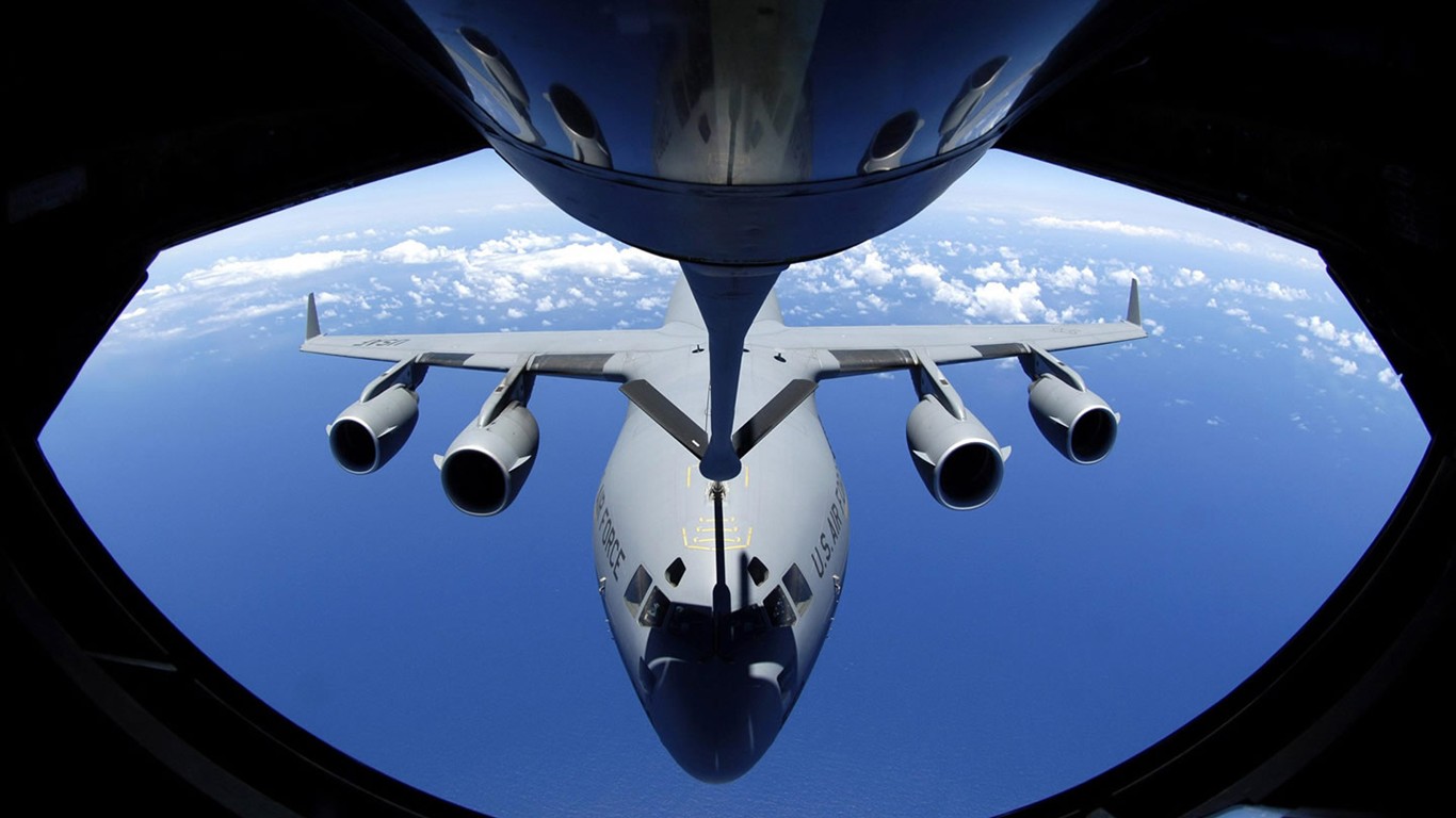 軍用空中裝備英姿壁紙 #9 - 1366x768