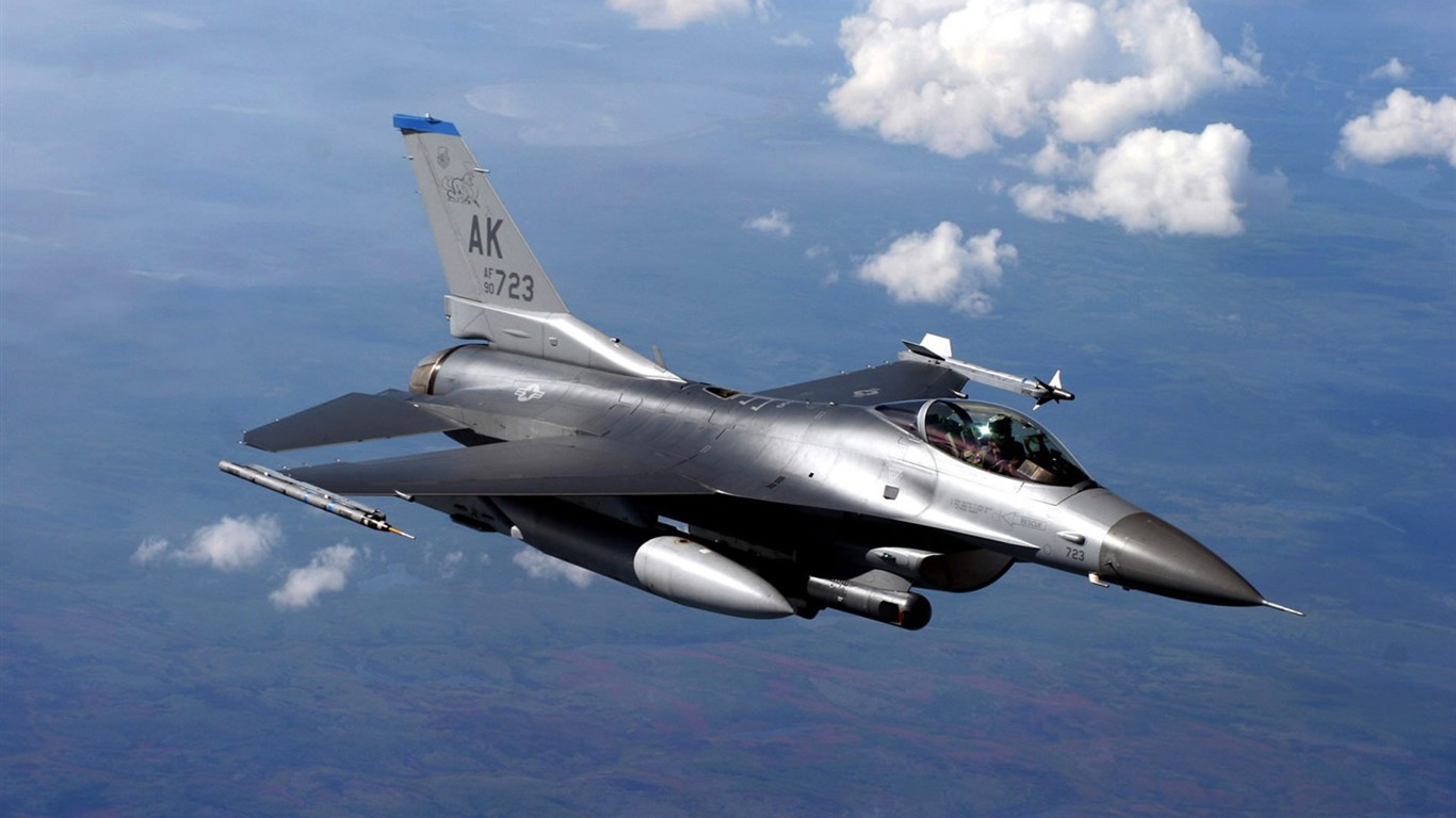 軍用空中裝備英姿壁紙 #26 - 1366x768