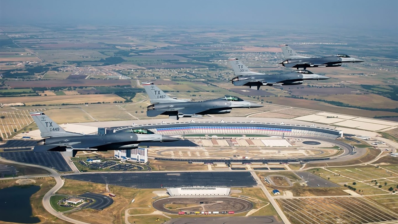軍用空中裝備英姿壁紙 #29 - 1366x768