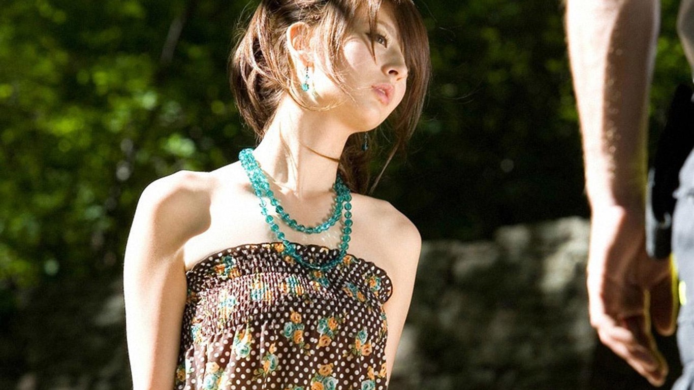 Leah Dizon krásnou tapetu #2 - 1366x768