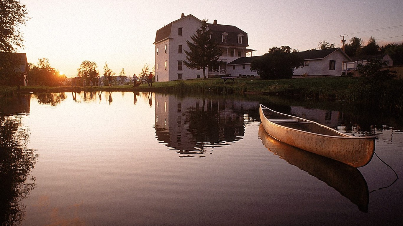 Fond d'écran épais décor de l'automne #22 - 1366x768