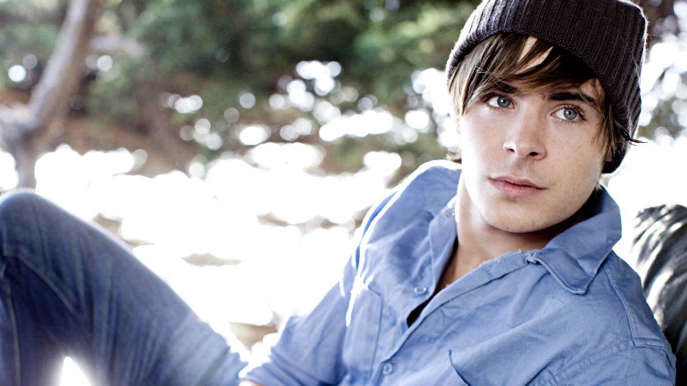 Zac Efron Tapete #1 - 1366x768