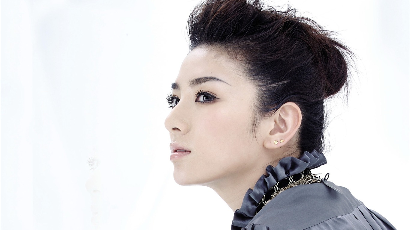 Huang HD Tapety Album #18 - 1366x768