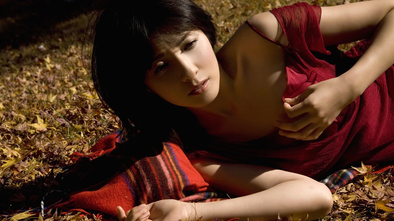 美女松木里菜 壁紙專輯(一) #9 - 1366x768