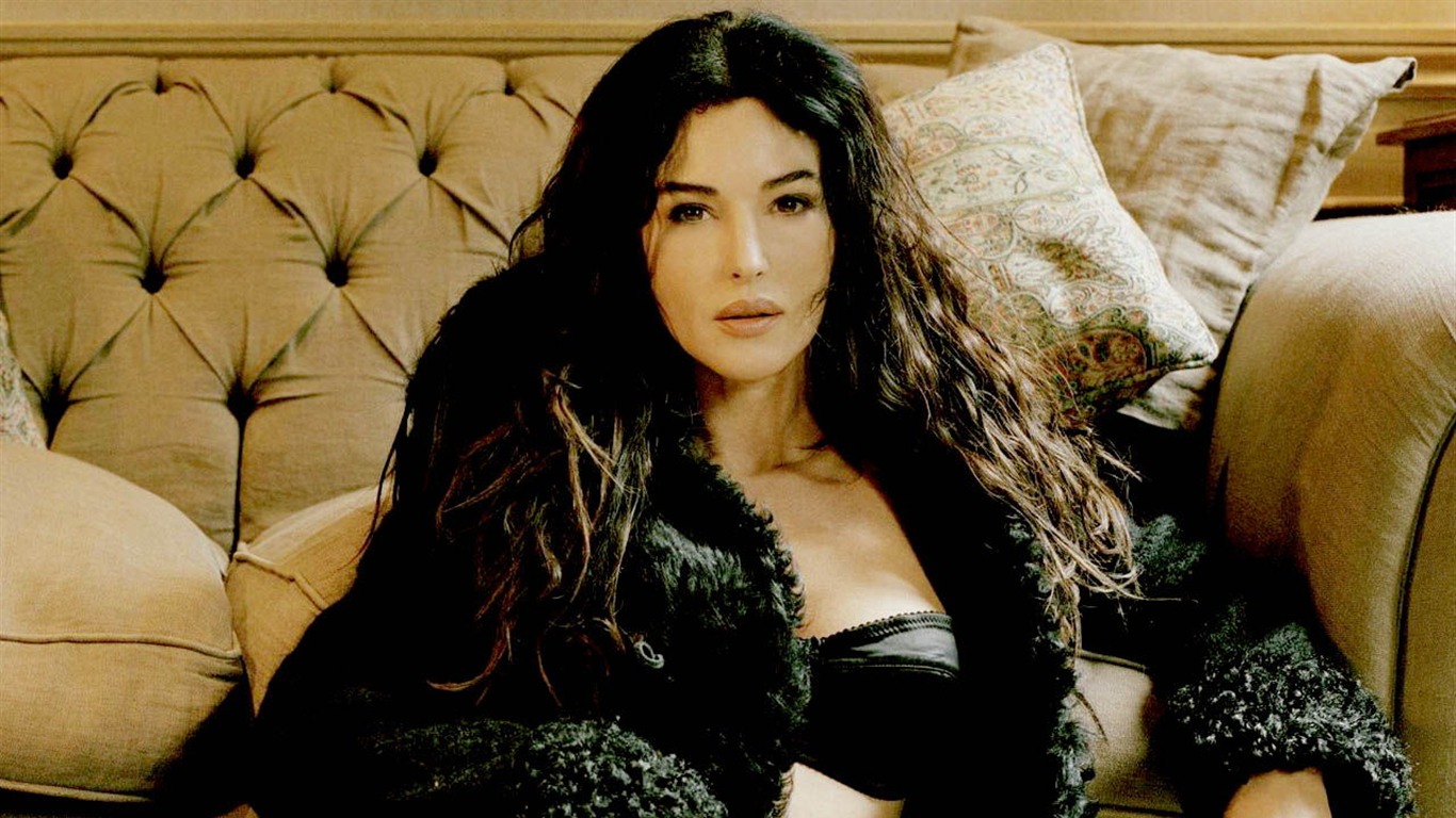 Monica Bellucci fond d'écran #9 - 1366x768