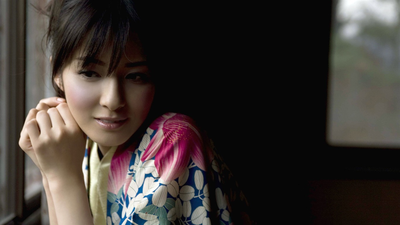 美女松木里菜 壁紙專輯(三) #4 - 1366x768