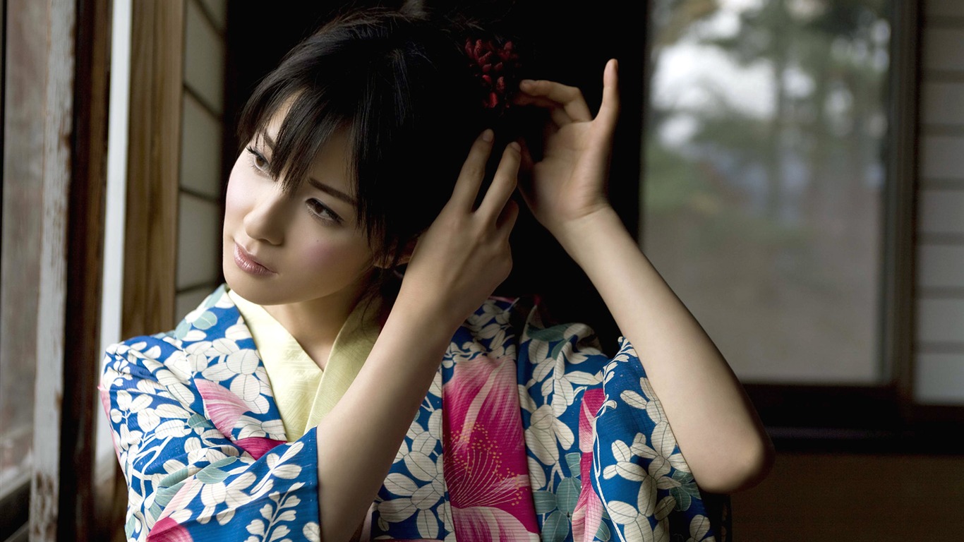 美女松木里菜 壁紙專輯(三) #11 - 1366x768