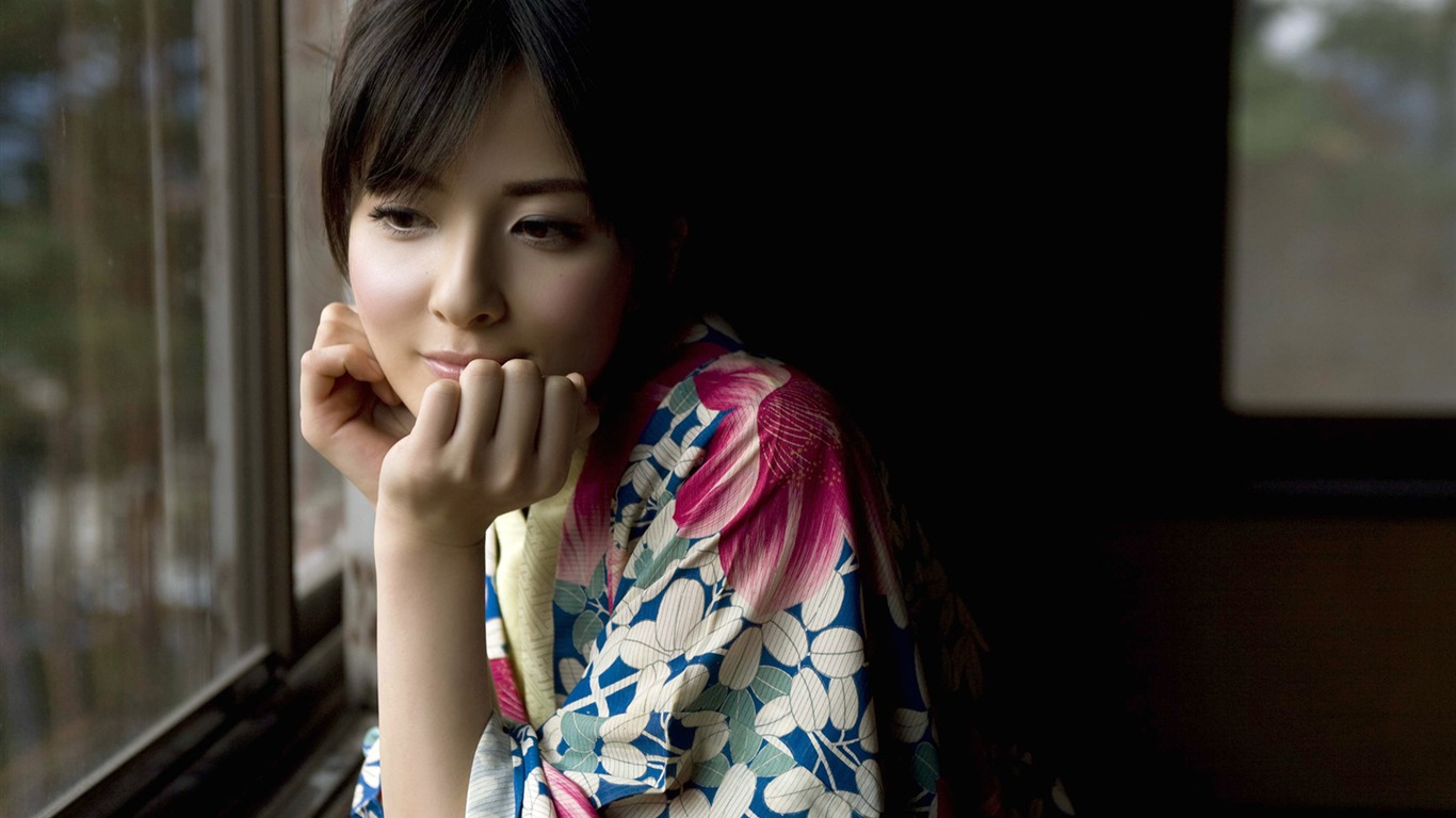 Krásné borovice-ri Choi Tapety na plochu (4) #2 - 1366x768