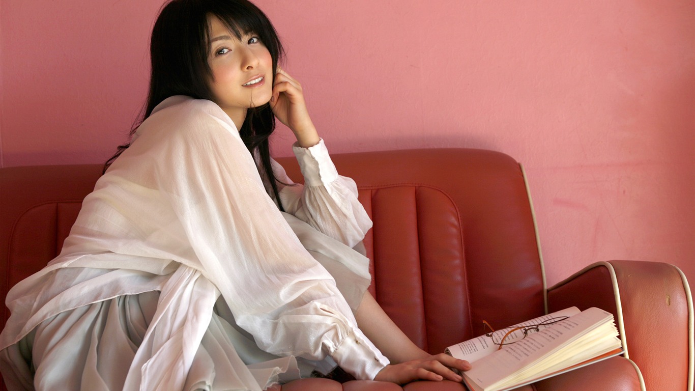 美女松木里菜 壁紙專輯(四) #4 - 1366x768