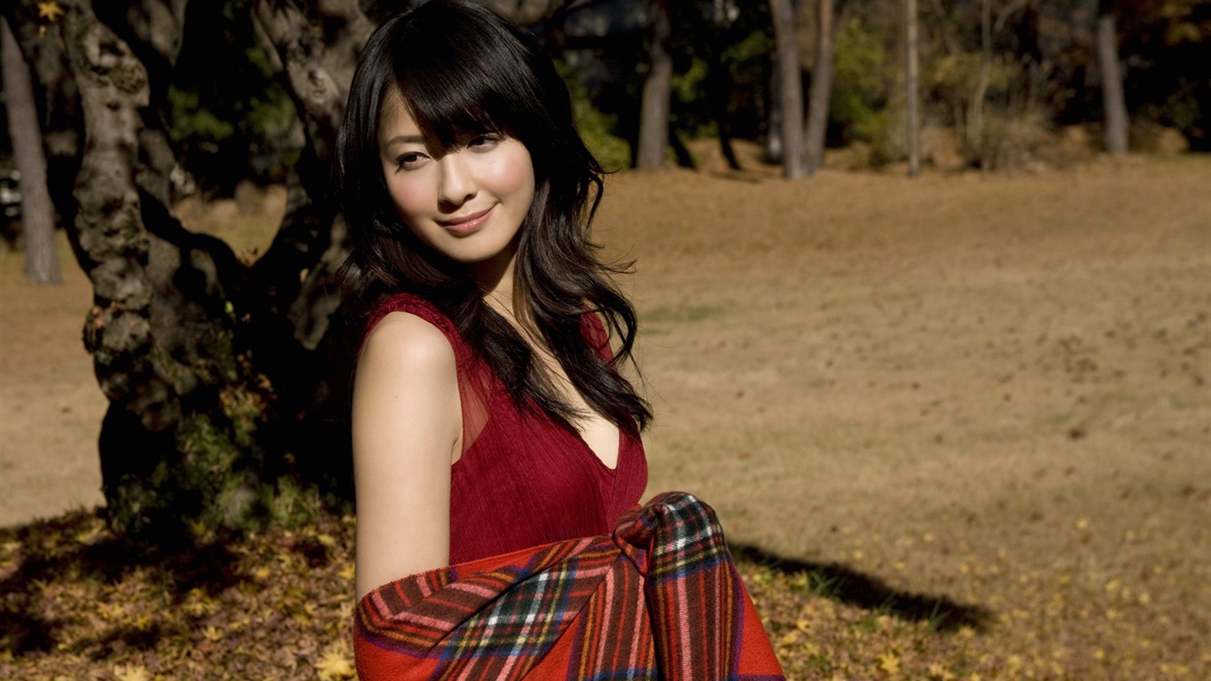 美女松木里菜 壁紙專輯(四) #20 - 1366x768