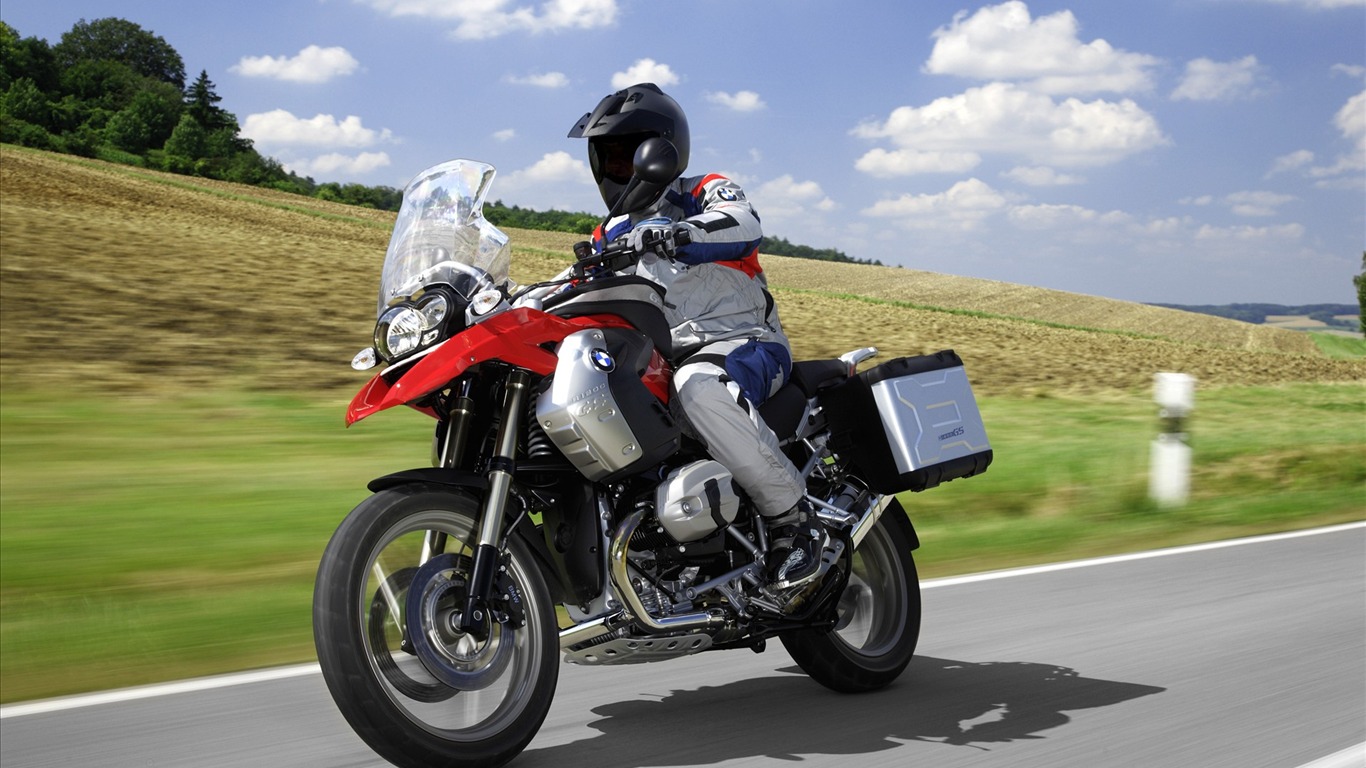 2010 BMW motorcycle wallpapers #1 - 1366x768