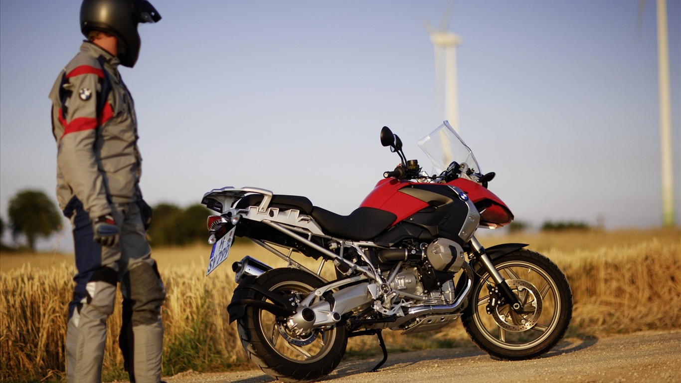 2010 BMW motocykl na plochu #3 - 1366x768