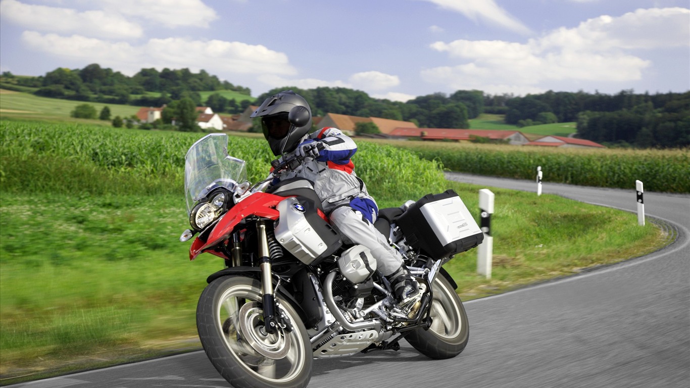 2010 BMW motorcycle wallpapers #7 - 1366x768