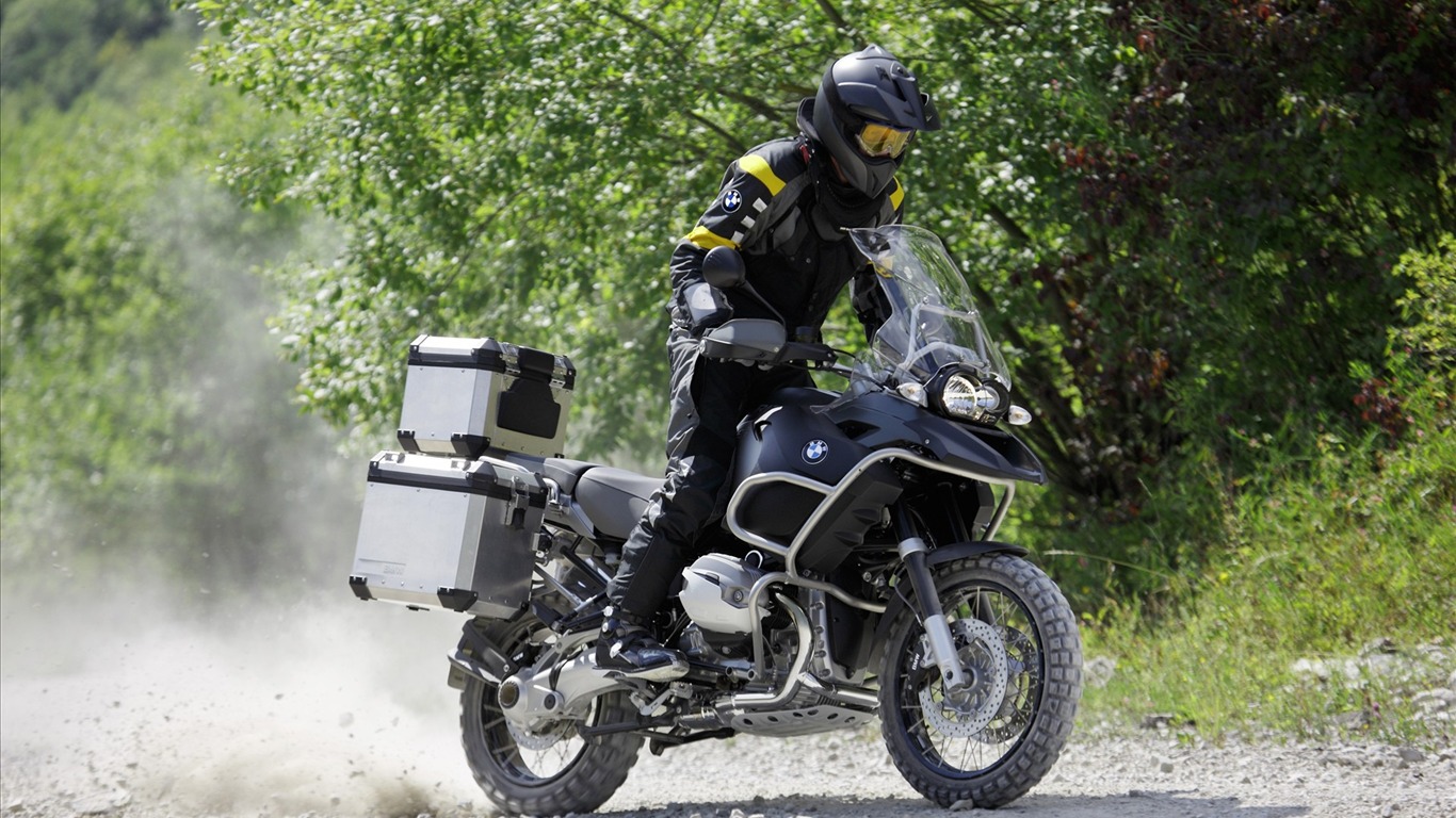 2010 BMW motorcycle wallpapers #10 - 1366x768