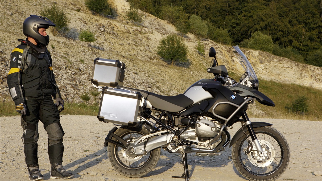 2010 fonds d'écran de motos BMW #12 - 1366x768