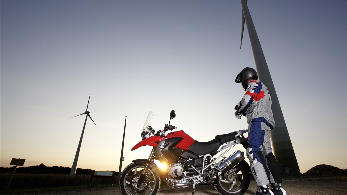 2010 BMW motocykl na plochu #15 - 1366x768