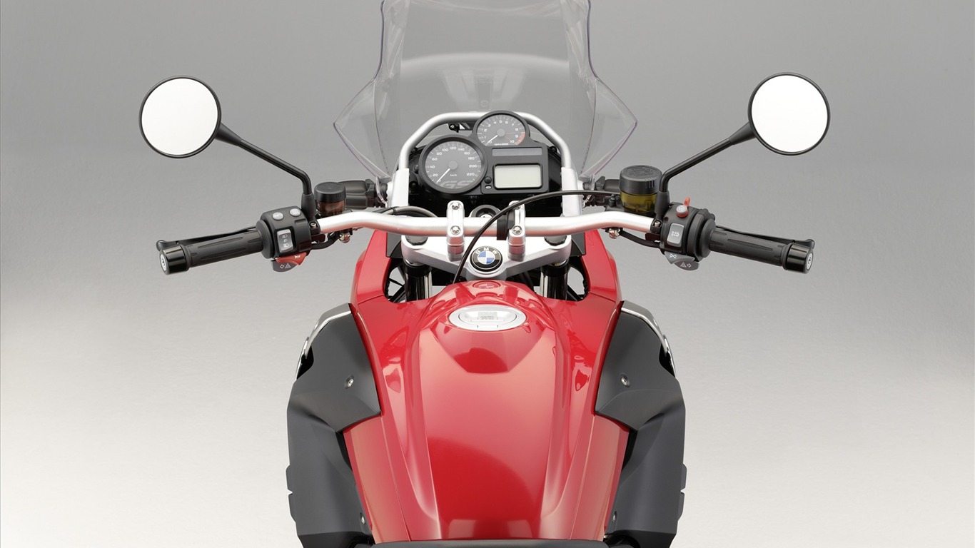 2010 BMW motocykl na plochu #22 - 1366x768