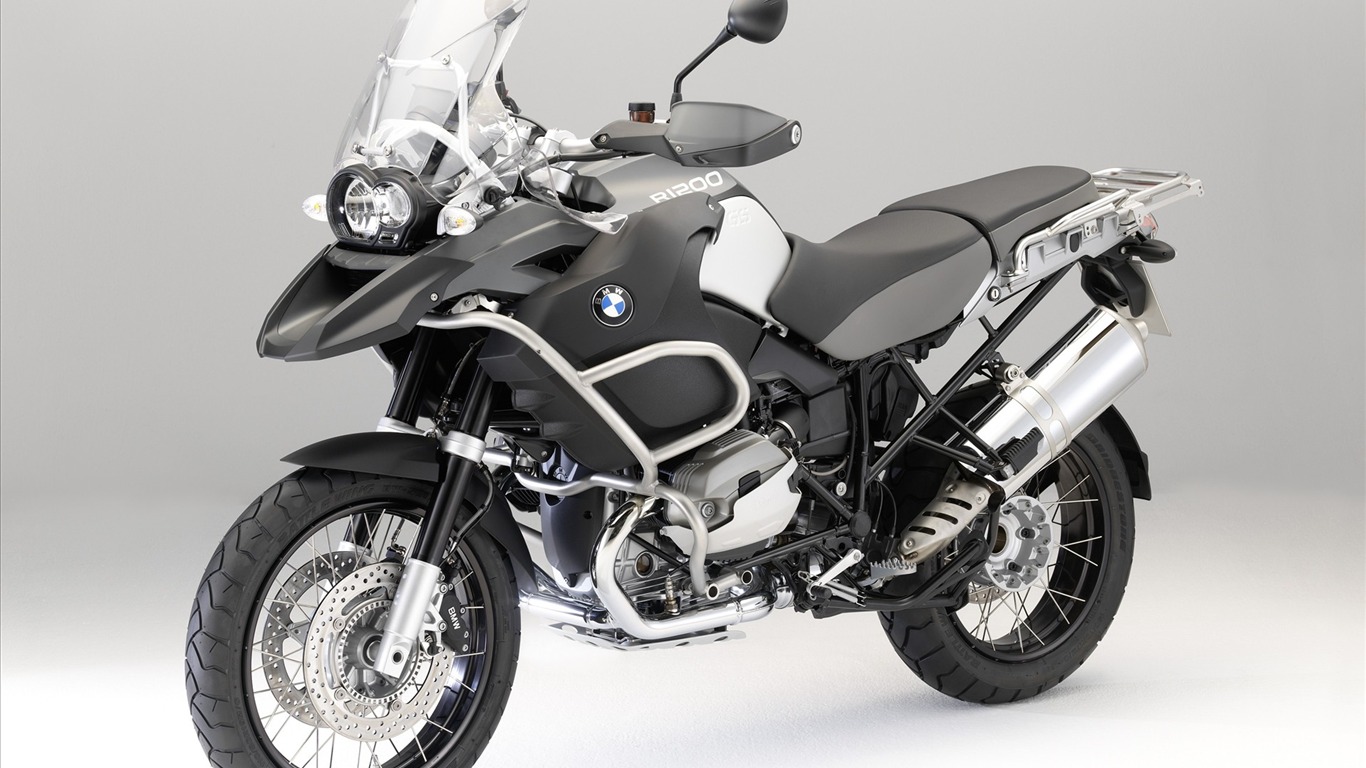 2010 fonds d'écran de motos BMW #29 - 1366x768