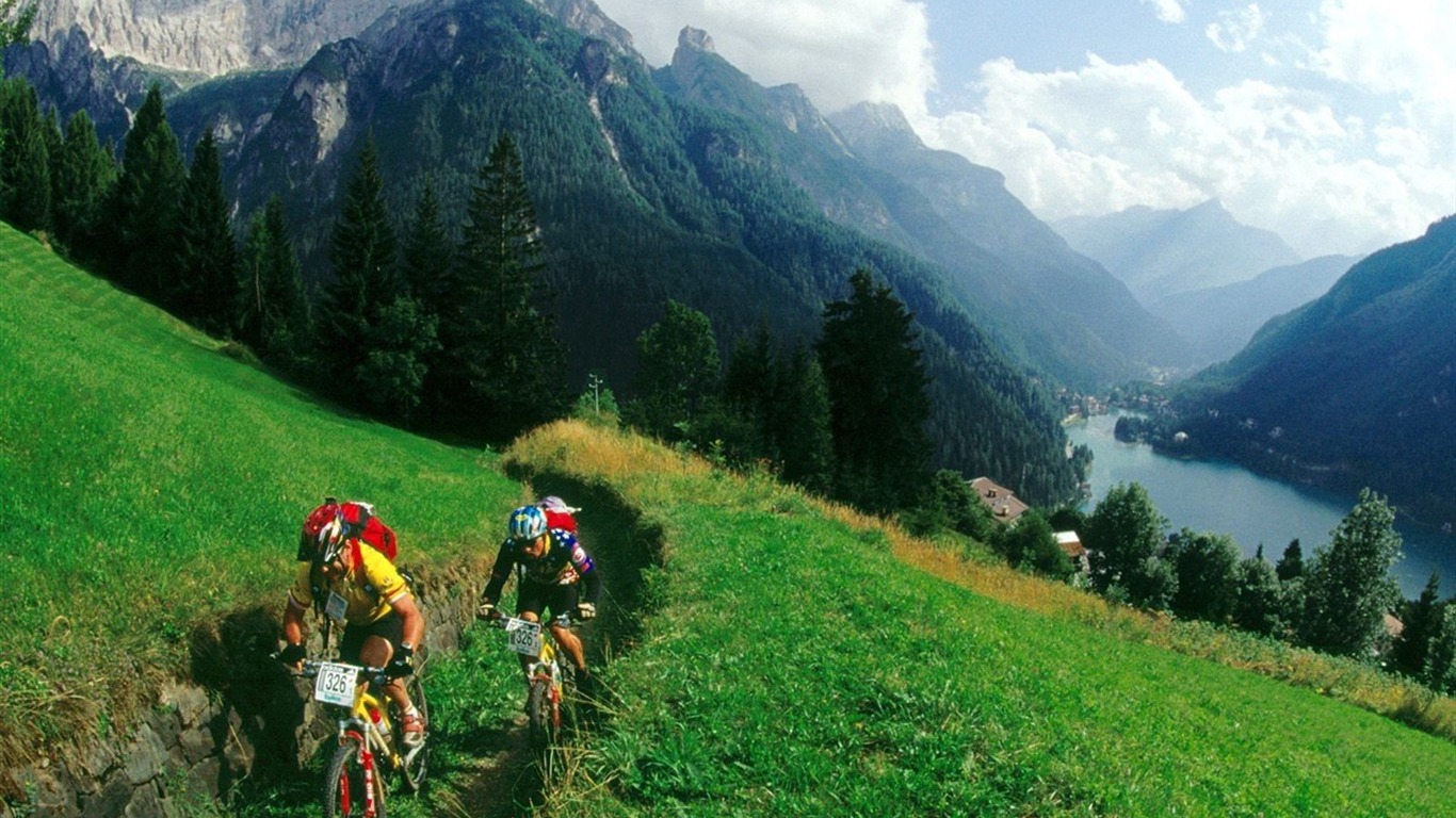 Fond d'écran de vélo de montagne #2 - 1366x768