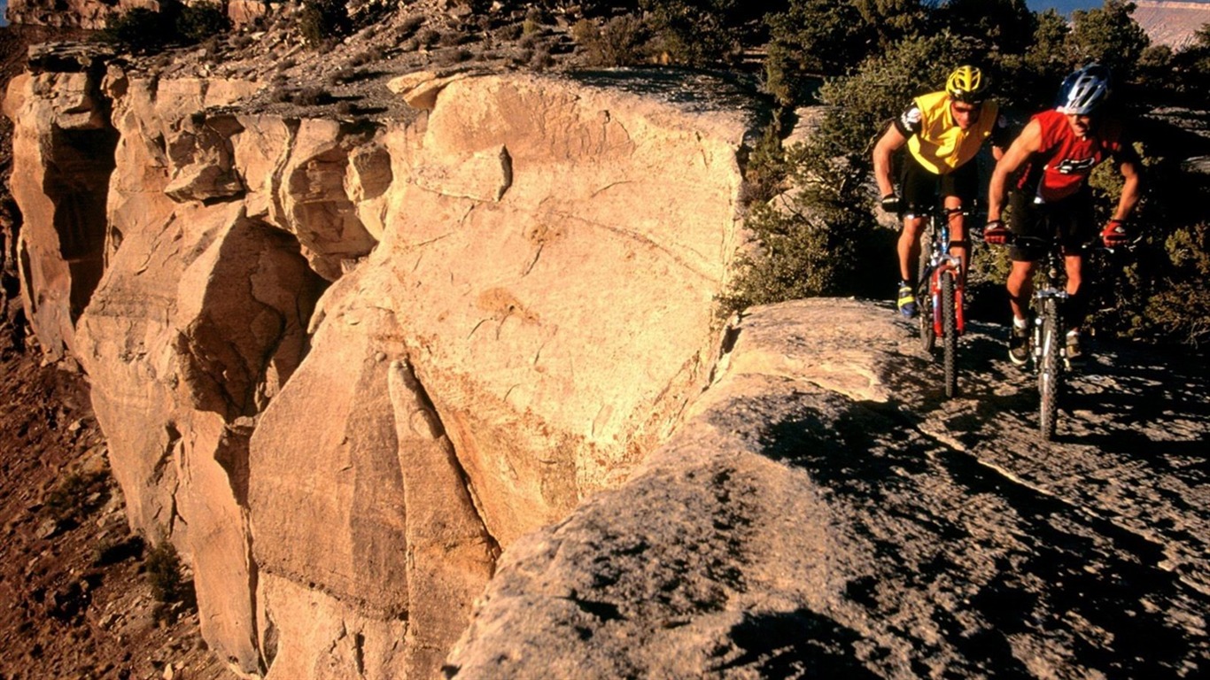 Fond d'écran de vélo de montagne #4 - 1366x768