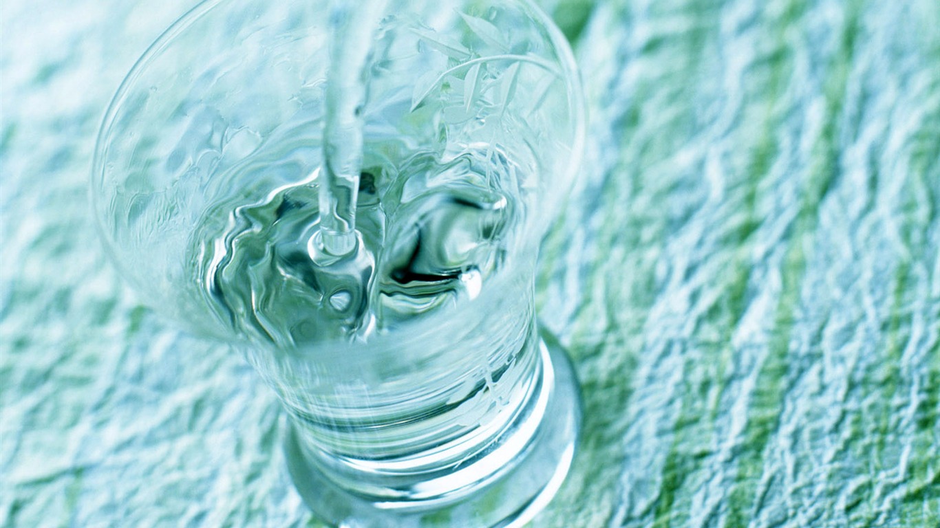 酒水與酒杯壁紙 #30 - 1366x768