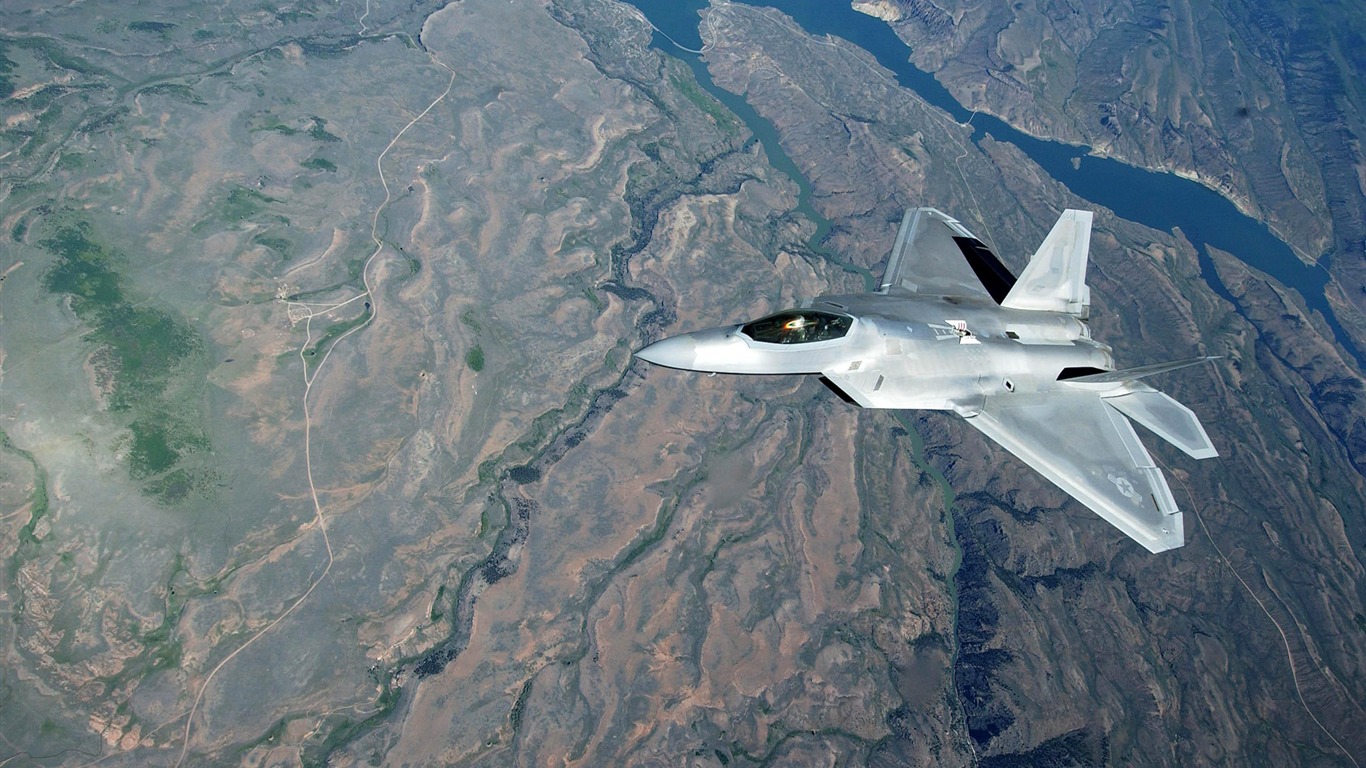 El avión militar de fondo de pantalla #17 - 1366x768