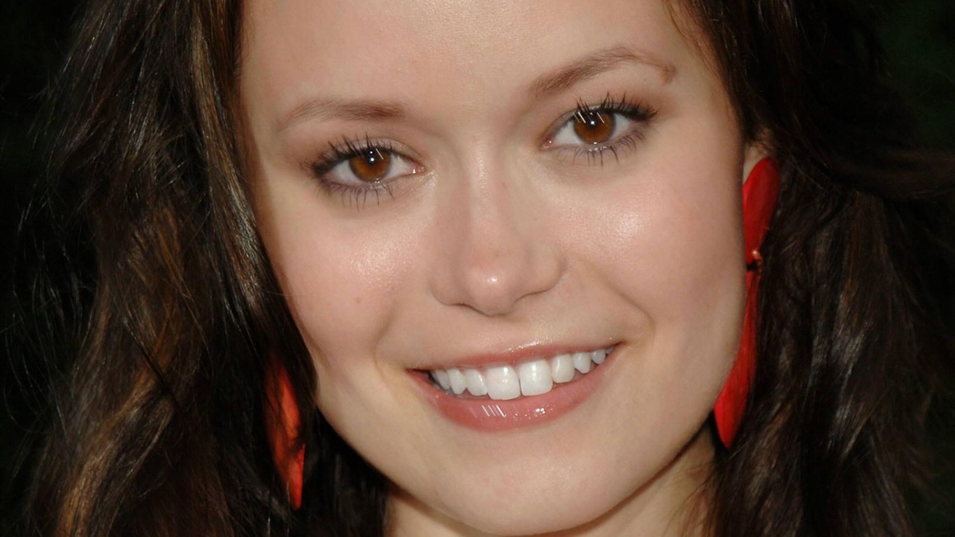 Summer Glau fondo de pantalla #5 - 1366x768