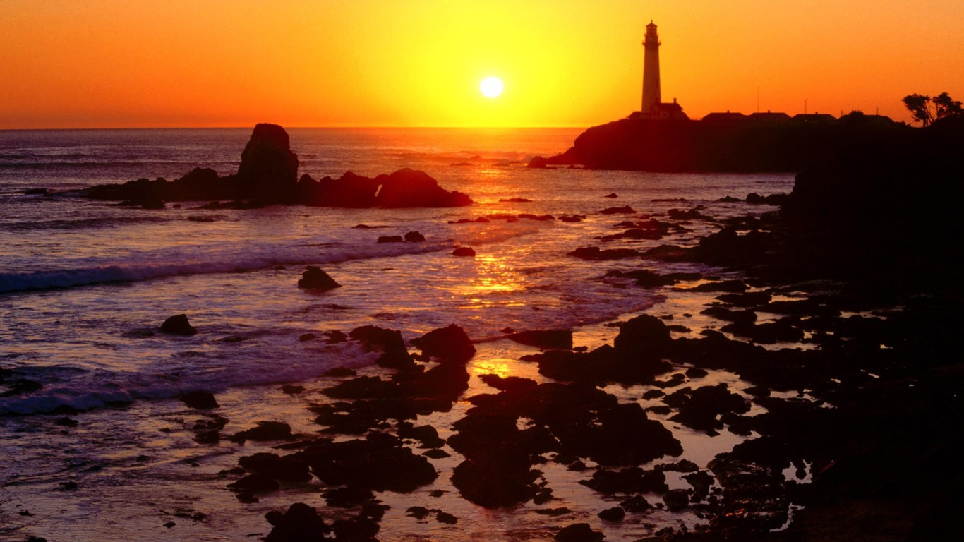 Coastal Lighthouse HD Wallpaper #26 - 1366x768