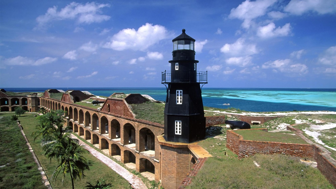 Coastal Lighthouse HD Wallpaper #27 - 1366x768